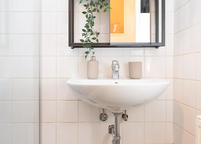 Stylisch Renoviert Und 15 Minuten Ins Zentrum, An Der Donau Apartament