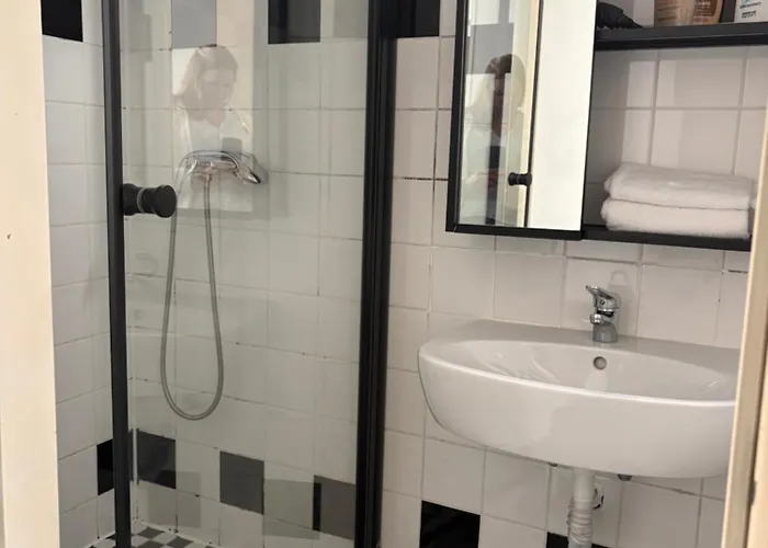 Stylisch Renoviert Und 15 Minuten Ins Zentrum, An Der Donau Apartament *