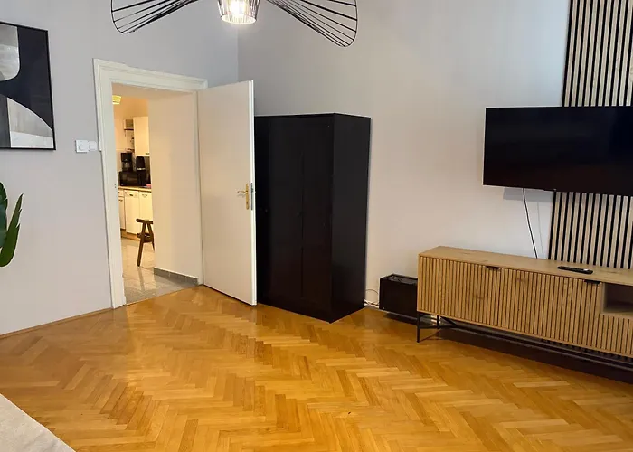 Stylisch Renoviert Und 15 Minuten Ins Zentrum, An Der Donau Apartament